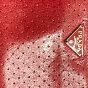 PRADA ZIPPY USED LUX WALLET EXCEL COND